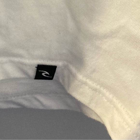 RipCurl men’s White T - Picture 3 of 5